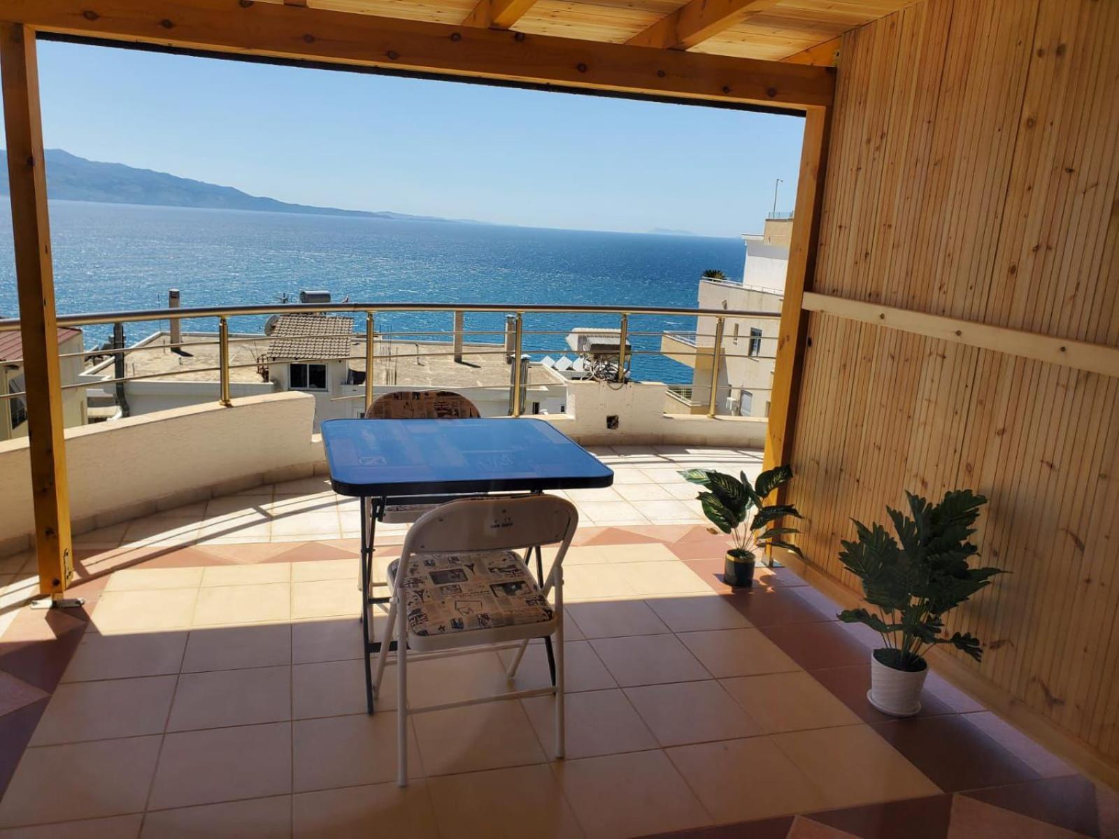 Summer Gate Apartment Sarandë Buitenkant foto