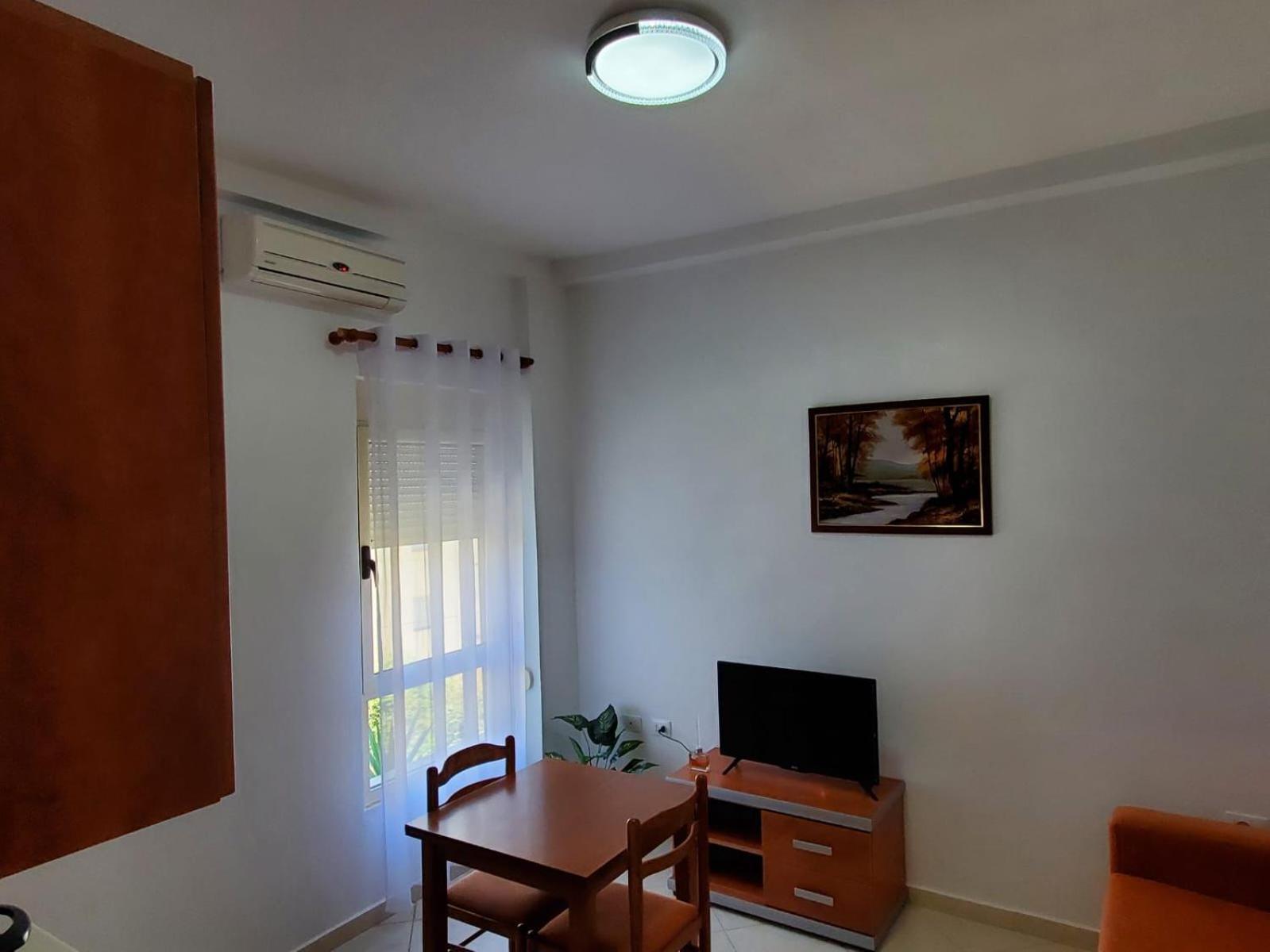 Summer Gate Apartment Sarandë Buitenkant foto