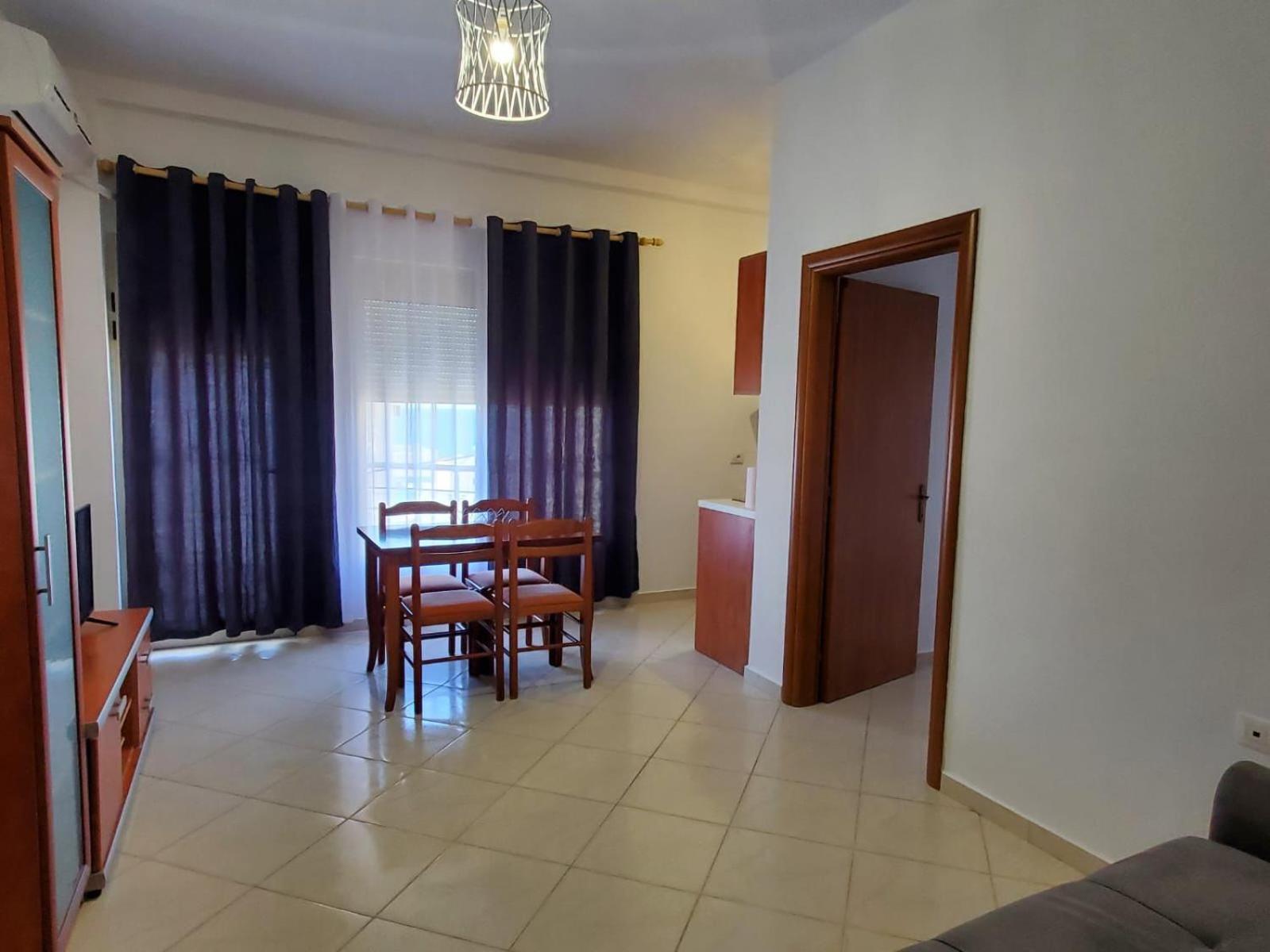 Summer Gate Apartment Sarandë Buitenkant foto