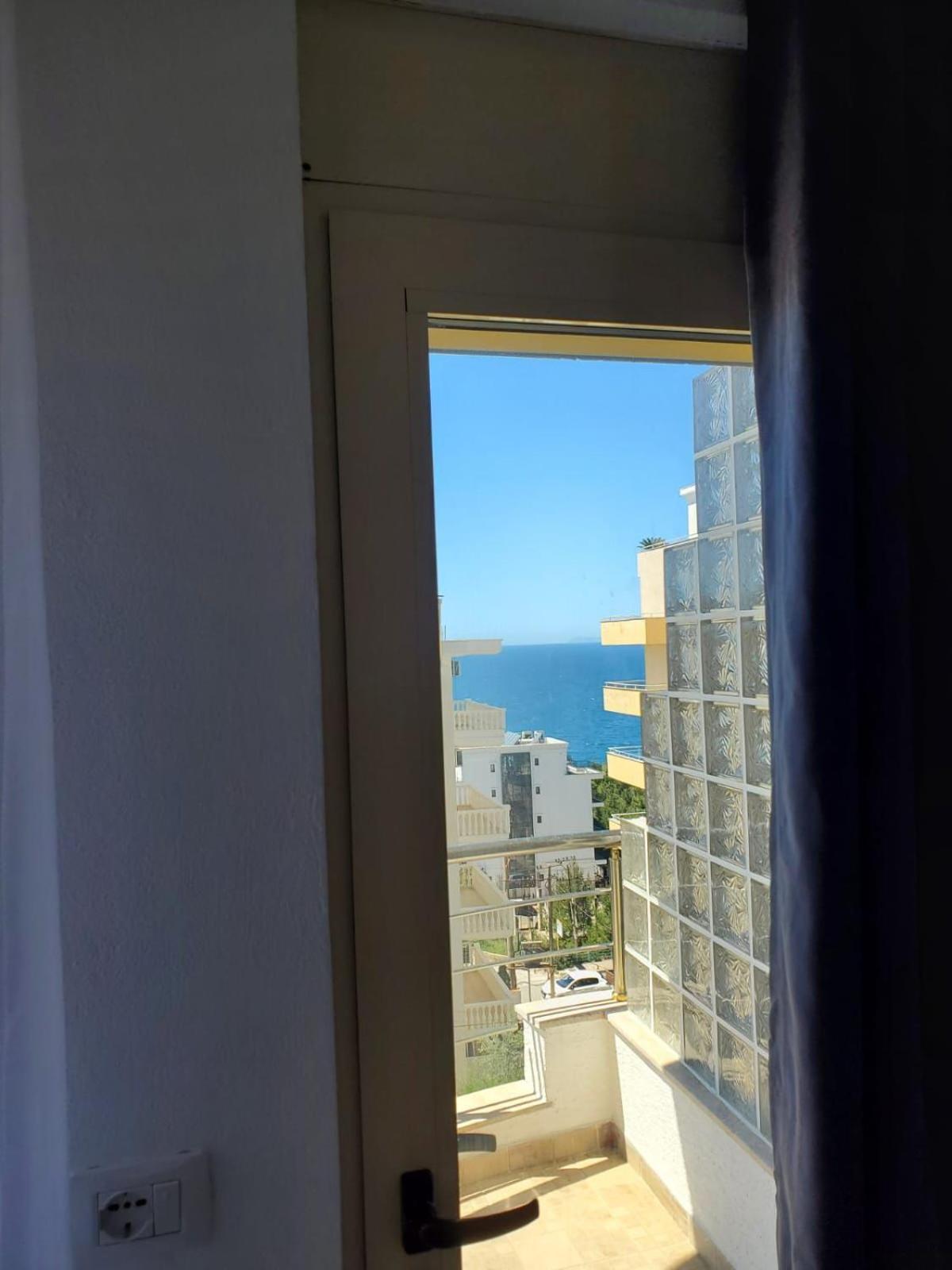 Summer Gate Apartment Sarandë Buitenkant foto