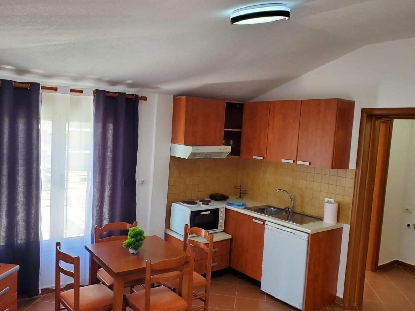 Summer Gate Apartment Sarandë Buitenkant foto