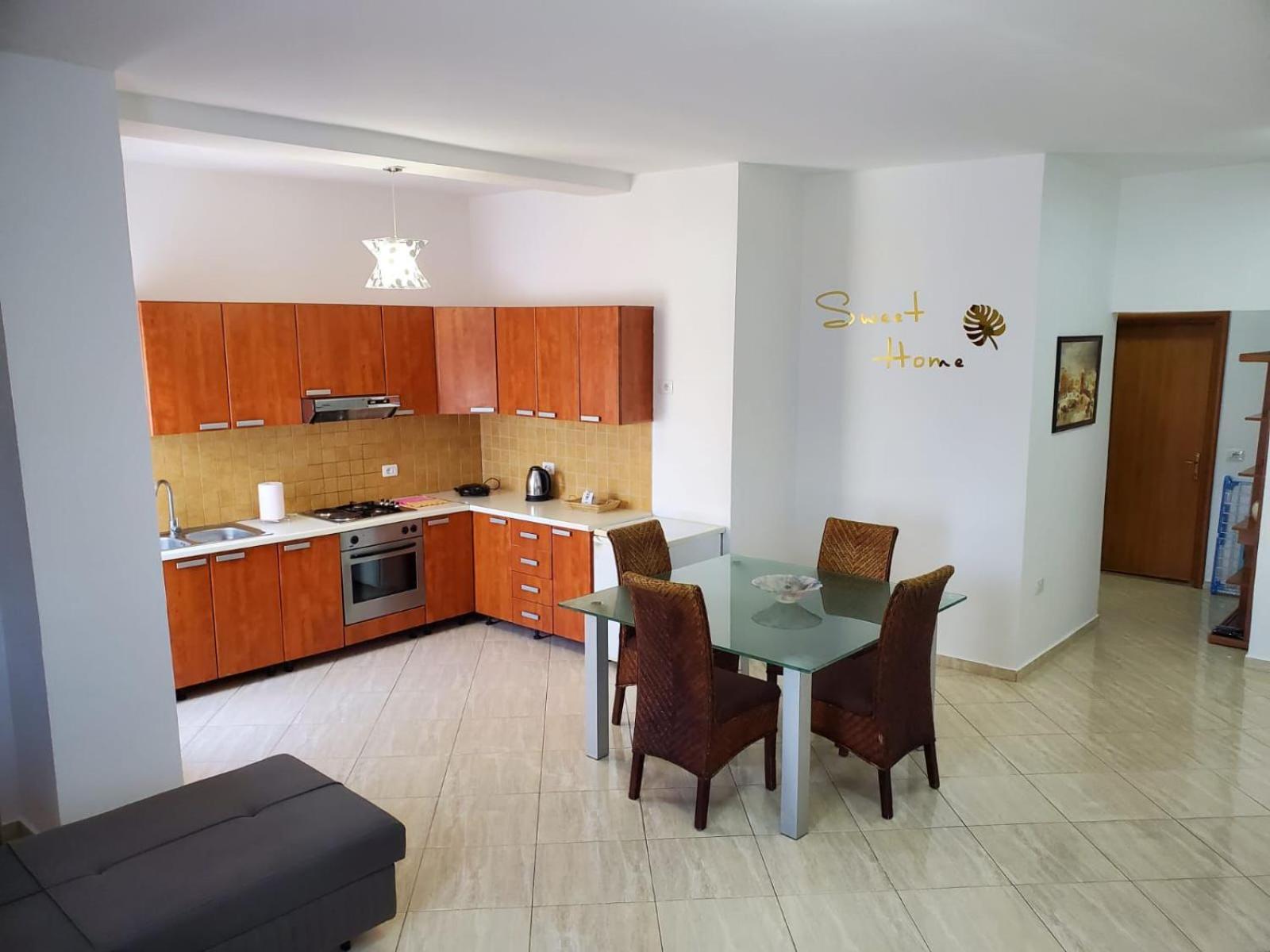Summer Gate Apartment Sarandë Buitenkant foto