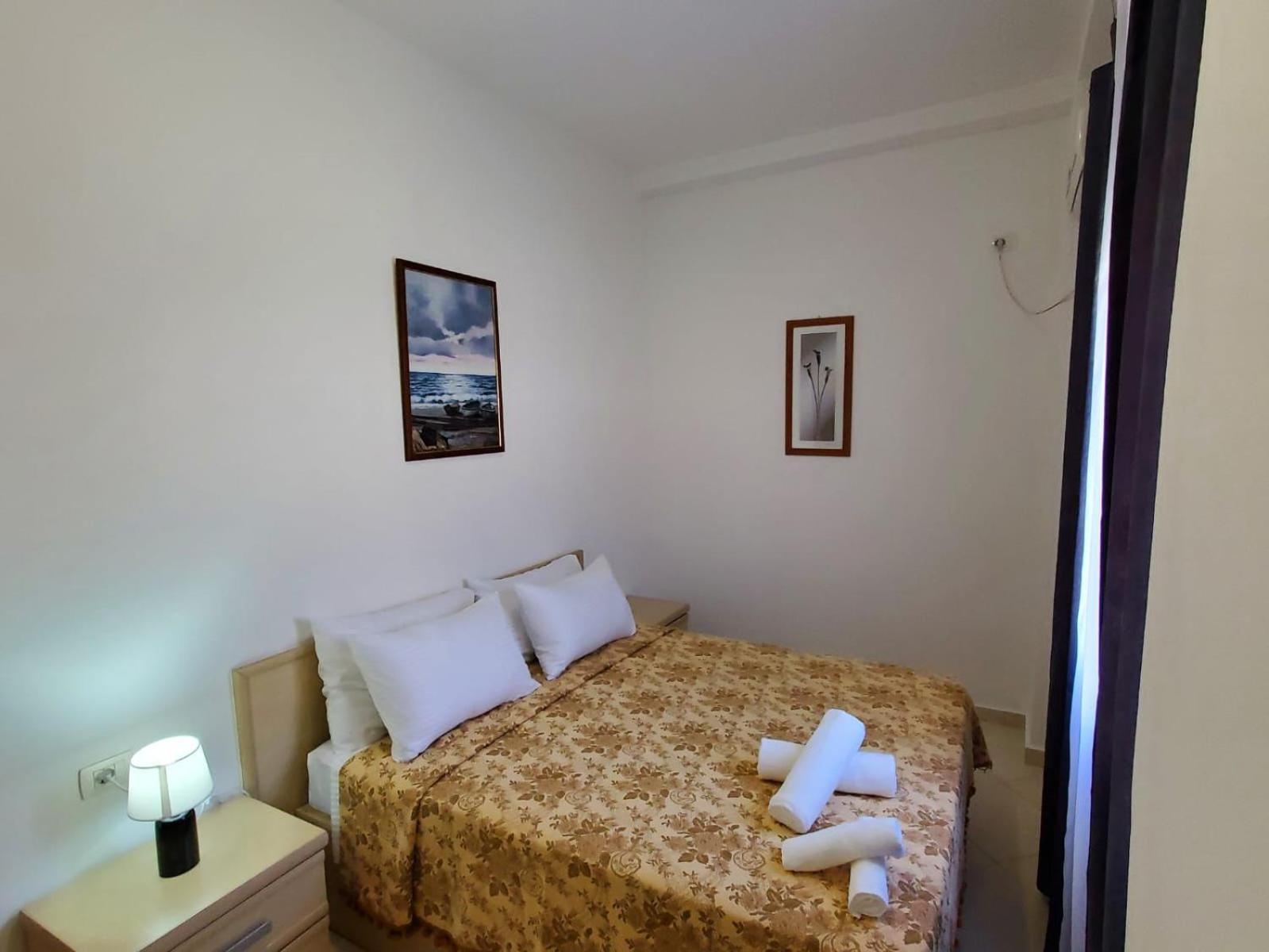 Summer Gate Apartment Sarandë Buitenkant foto